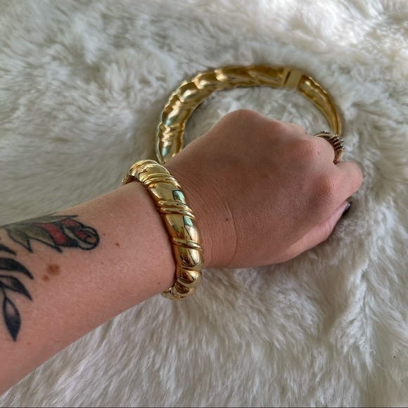 Vintage Gold Necklace and bracelet set - Picture 6 of 12